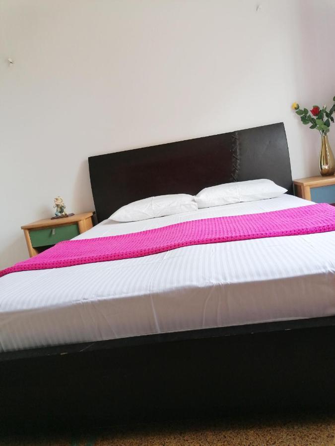 Shared Rooms Near Acropolis And Monastiraki Atenas Exterior foto