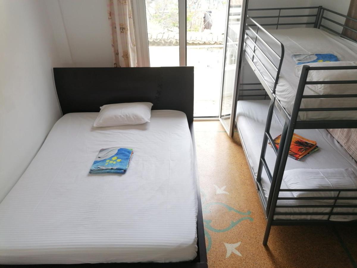 Shared Rooms Near Acropolis And Monastiraki Atenas Exterior foto